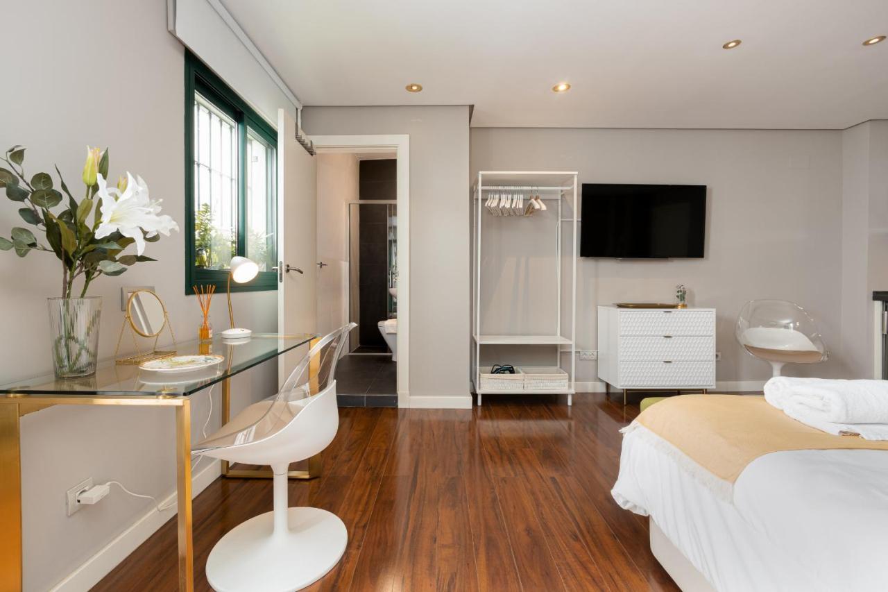 Апартаменты C30 Deluxe Studio With Terrace Into Cathedral Square Малага Экстерьер фото
